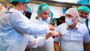 الرئيس المشاط يطلع على سير العمل بمصانع مجموعة شركات هائل سعيد أنعم في الحوبان بتعز
